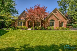 3783 Hampstead Dr, Sylvania, OH 43560