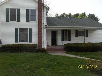 522 1st St, Hudson, IN 46747