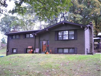 605 Hillside Ave, Pitcairn, PA 15140