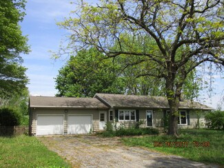 227 E Grant St, Stillman Valley, IL 61084