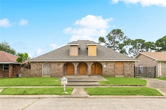 6916 Lake Willow Dr, New Orleans, LA 70126