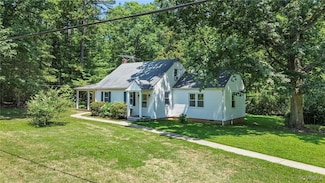 2812 Chapel Rd, New Canton, VA 23123