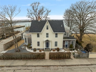 58 Washington St Unit 3, Newport, RI 02840