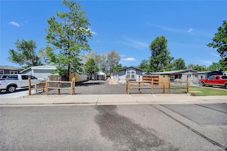 422 Willow Dr, Lochbuie, CO 80603
