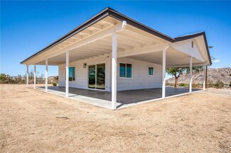 1880 Road Runner Ln, Landers, CA 92285