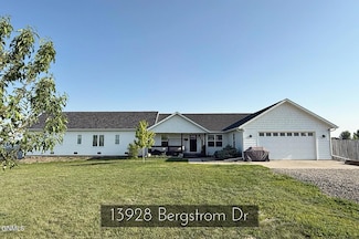 13928 Bergstrom Dr, Williston, ND 58801