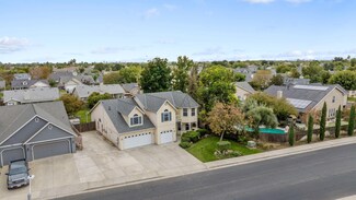 927 W Saffron St, Hanford, CA 93230