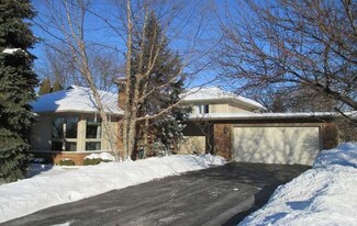 918 S Raddant Rd, Batavia, IL 60510