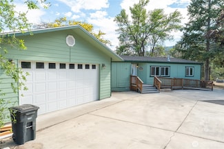 702 McAlvey Dr, Pateros, WA 98846