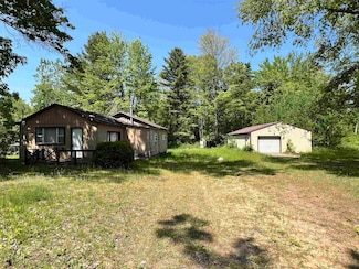 2131 Courtney Dr, Harrison, MI 48625