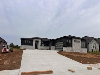1849 E Cobblestone Dr, Ozark, MO 65721