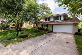 6427 Northwest Dr, Windsor Heights, IA 50324