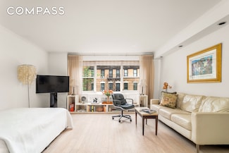 251 E 51st St Unit 6K, New York, NY 10022
