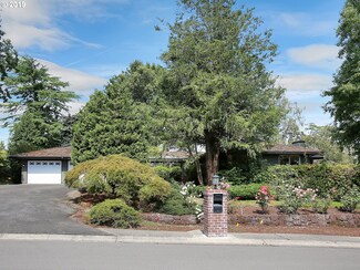 1405 Country Commons, Lake Oswego, OR 97034