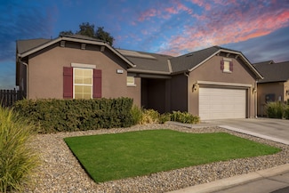1599 Softwind Dr, Tulare, CA 93274