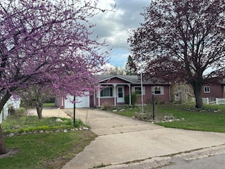 1005 Meadowlane Dr, Sturgis, MI 49091