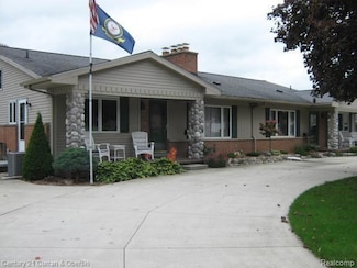 11328 Kingsley Dr, Grand Blanc, MI 48439