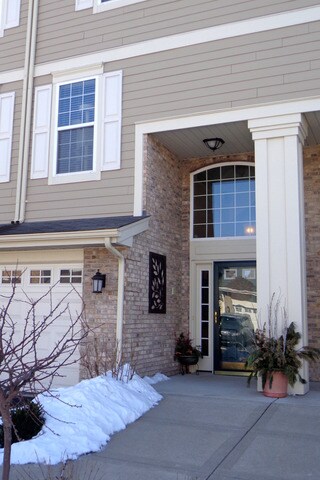 636 Belmont Ln, Carol Stream, IL 60188