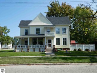 205 S Jeffery Ave, Ithaca, MI 48847