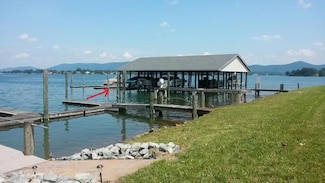 425 Belle Isle Dr, Union Hall, VA 24176
