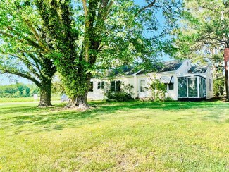 20371 Market St, Onancock, VA 23417