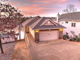 206 Houston Dr, Hot Springs National Park, AR 71913