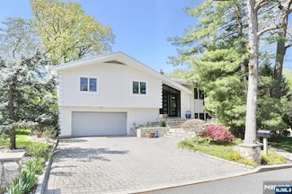 1 Cliff Rd, Englewood Cliffs, NJ 07632