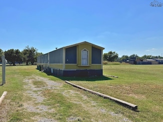 314 W 6th St, Burkburnett, TX 76354