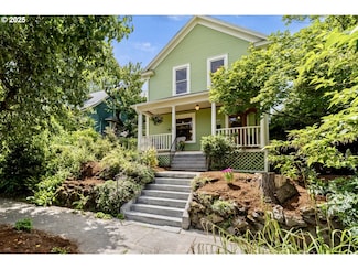 2346 SE Woodward St, Portland, OR 97202