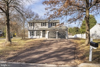 301 Thistle Ln, Perkasie, PA 18944