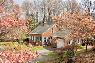 303 Wade E Vannoy Dr, West Jefferson, NC 28694