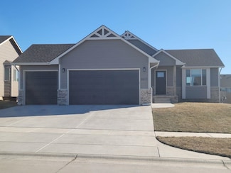 8617 E Chris St, Bel Aire, KS 67226