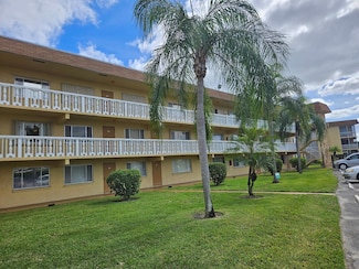 500 Village Green Cir W Unit 118, Palm Springs, FL 33461