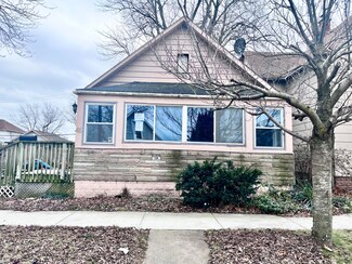 46 E James St, River Rouge, MI 48218