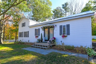 83 Maple St, Fryeburg, ME 04037