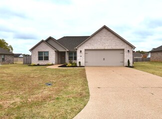 122 Charles Dr, Bells, TN 38006