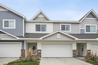 8453 Gateway Cir, Monticello, MN 55362
