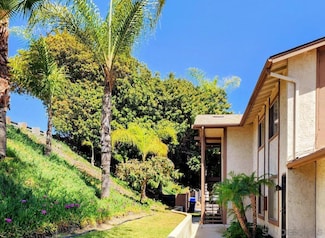 8293 Echo Dell Rd, San Diego, CA 92119