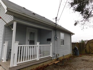395 S 1st St, Scottsburg, IN 47170