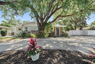1019 S Tuttle Ave, Sarasota, FL 34237