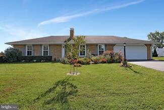 10631 Peachtree Ln, Williamsport, MD 21795