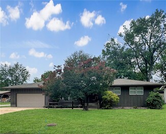 1701 N 8th St, Independence, KS 67301
