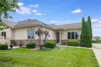 4129 NE Chapel Manor Dr, Lees Summit, MO 64064