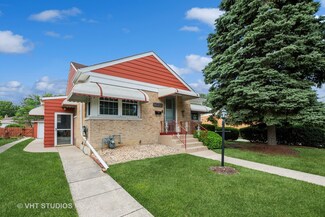 9522 Garfield Ave, Brookfield, IL 60513