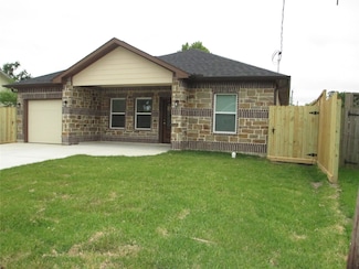 721 E Fayle St, Baytown, TX 77520