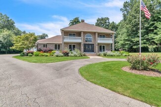 48 Wellington Dr, East Longmeadow, MA 01028