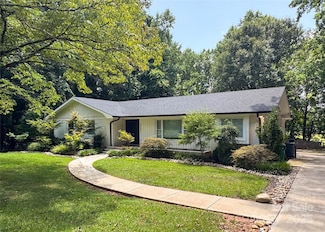 4640 Town And Country Dr, Charlotte, NC 28226