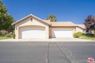 11553 Oak St, Apple Valley, CA 92308