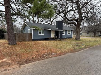 629 N Santa fe St, Pauls Valley, OK 73075