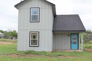 712 W 1st St, Coleman, TX 76834